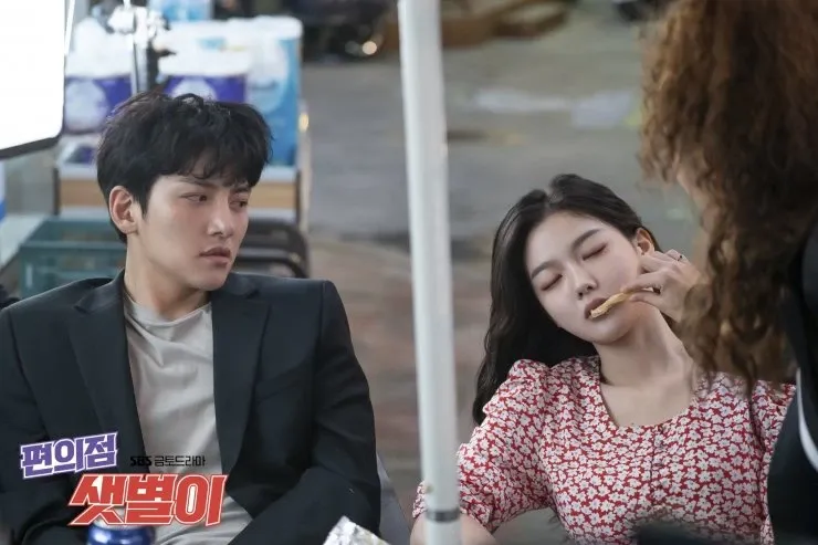  Let's talk about Ji Chang Wook and Kim Yoo Jung's k-drama Backstreet Rookie aka Convenience Store Saet Byul