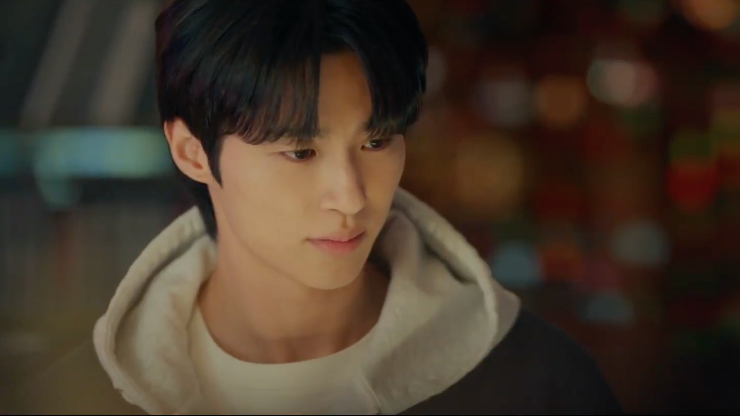 K-drama Lovely Runner Explained starring Kim Hye Yoon, Byeon Woo-Seok (kdramaomo)