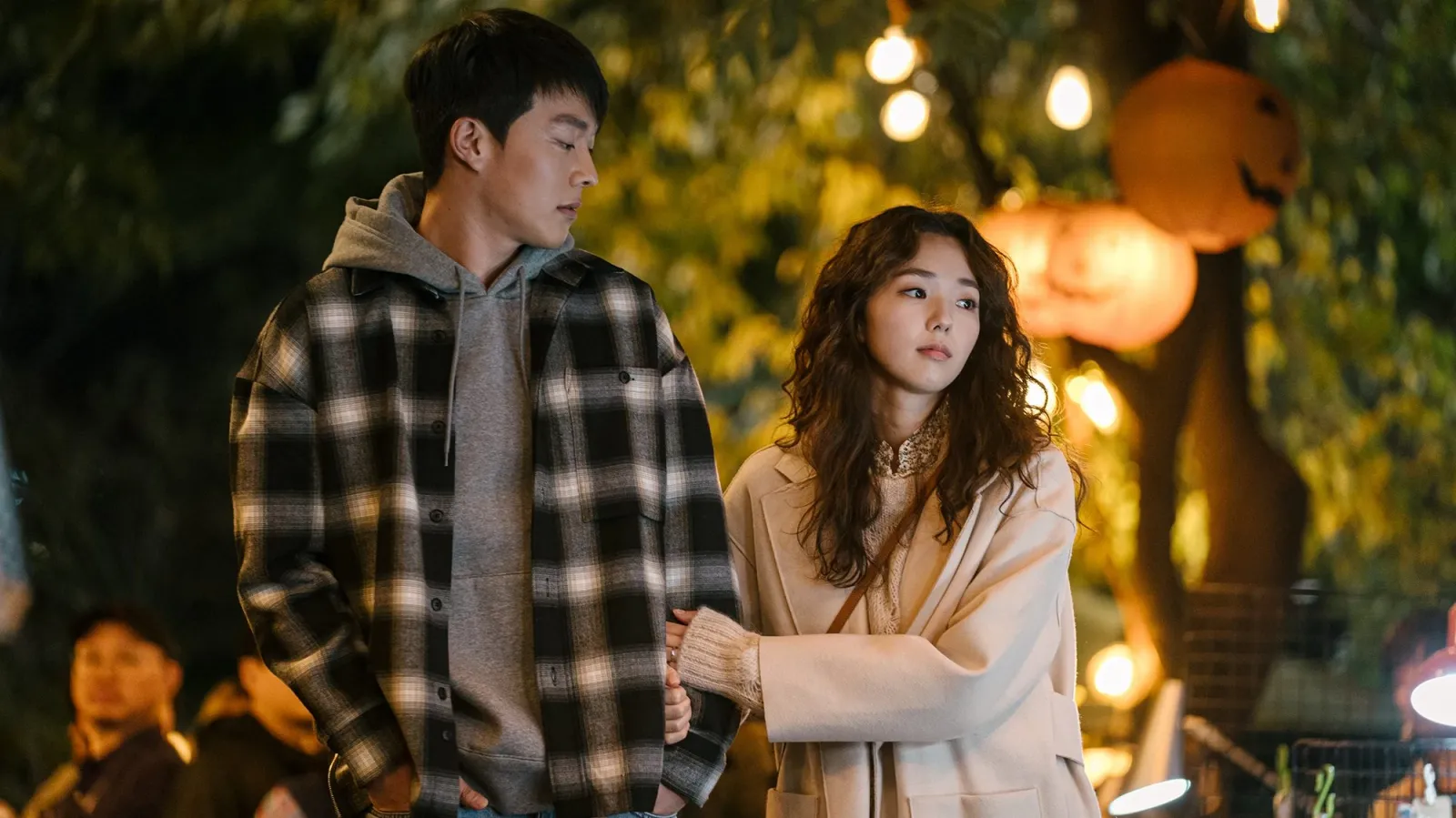 Netflix's Korean Movie Sweet and Sour review starring Jang Ki Yong, Chae Soo Bin. 